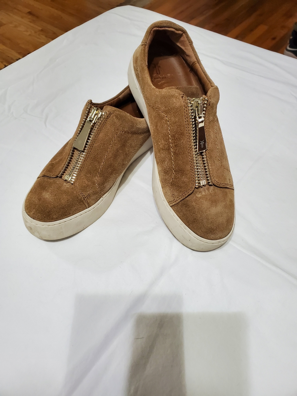 Frye Suede Zip Sneakers Tan Leather Slip On Platform Shoes Womens Casual Luxe